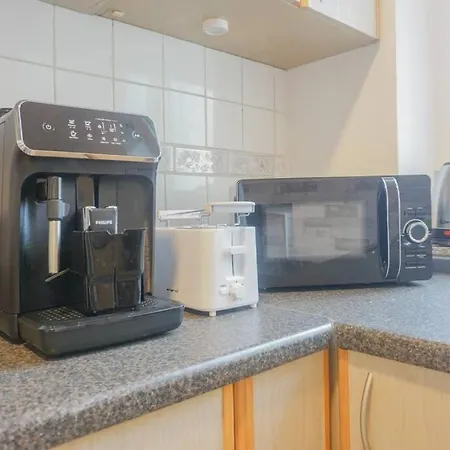 Apartment In - Charmante 3-zimmer-oase Mit Kamin Und Badewanne *