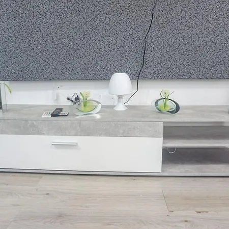 In - Charmante 3-zimmer-oase Mit Kamin Und Badewanne