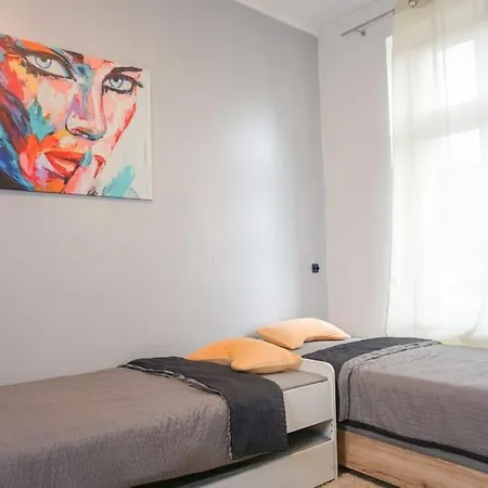 In - Charmante 3-zimmer-oase Mit Kamin Und Badewanne